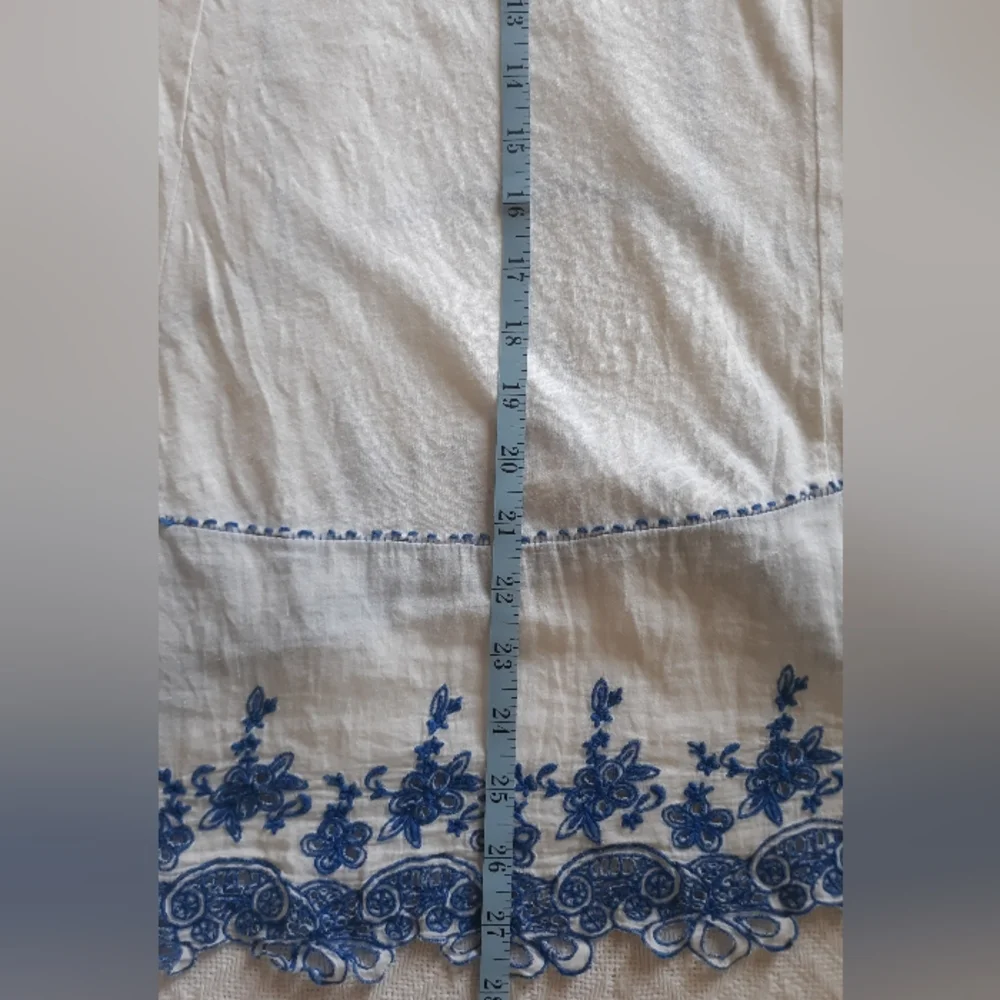High-low Embroidered Tunic - Picture 7 of 8